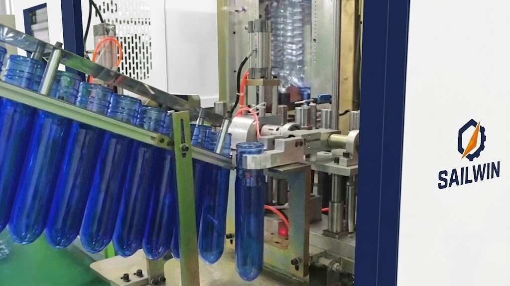 5 gallon automatic blow molding machine Sailwin bottle output conveyor belt