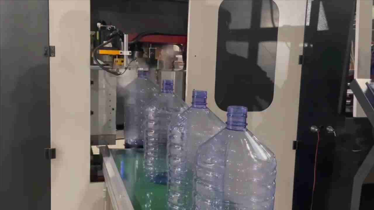 5 gallon PET water bottle blow molding machine output conveyor belt Sailwin SW-F5L-2