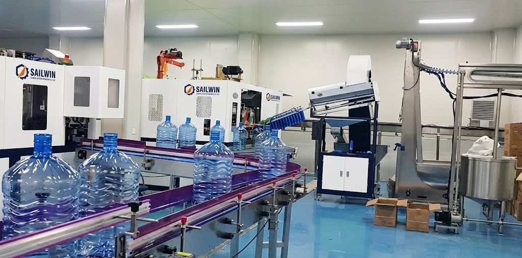 5L 6L PET blow molding machine model comparison Sailwin SW-F5L-2 output