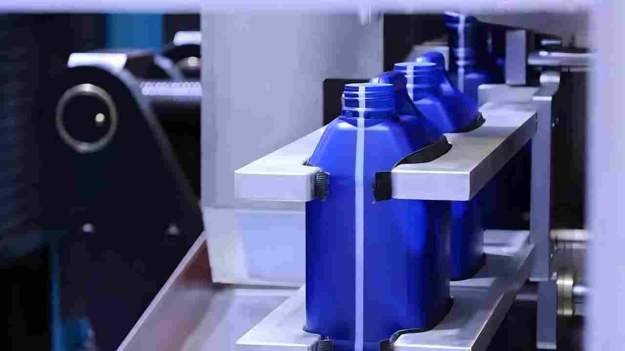 all electric blow molding machine HDPE bottle conveyor output rail