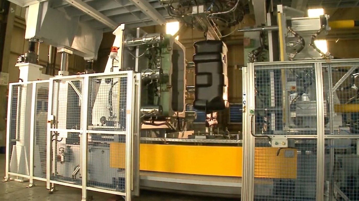 fuel tank multilayer blow molding machine output HDPE automotive Sailwin