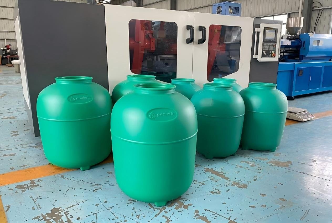 Industrial HDPE jerrycan produced by extrusion blow molding machine