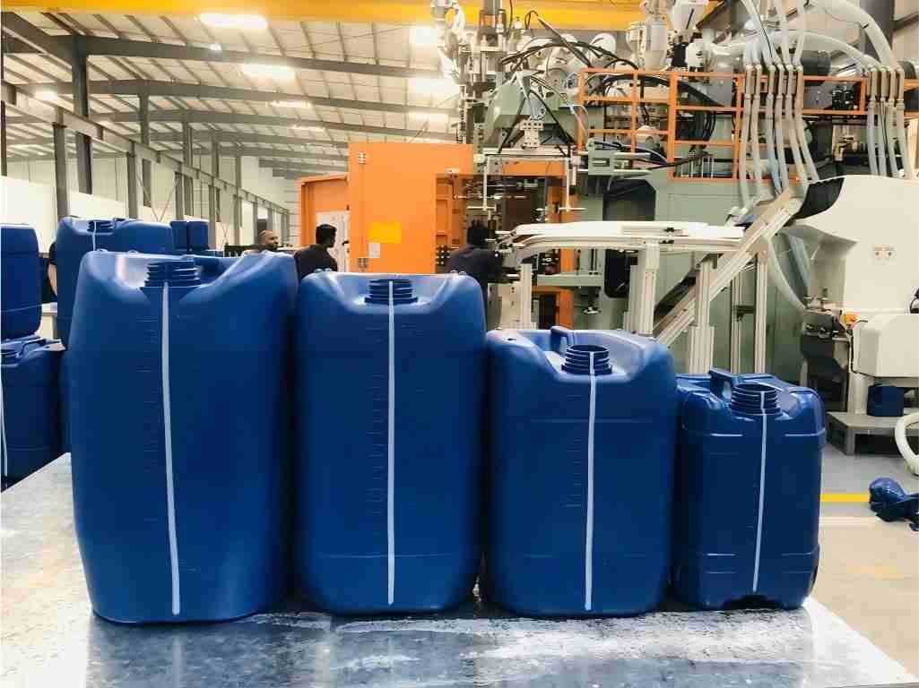 multilayer coextrusion blow molding machine blue HDPE jerrycan finished product warehouse Sailwin customer