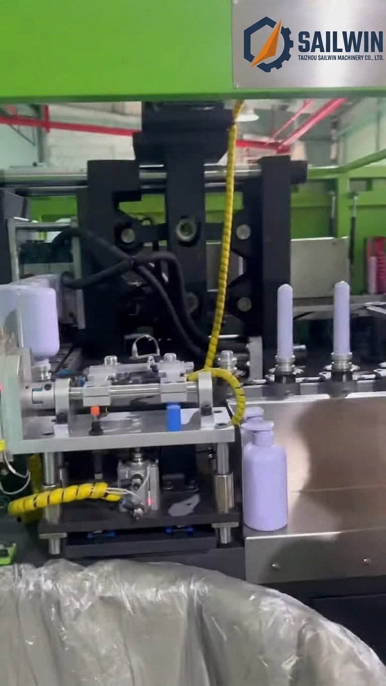 PET cosmetic bottle blow molding machine Sailwin green frame full machine side view infrared