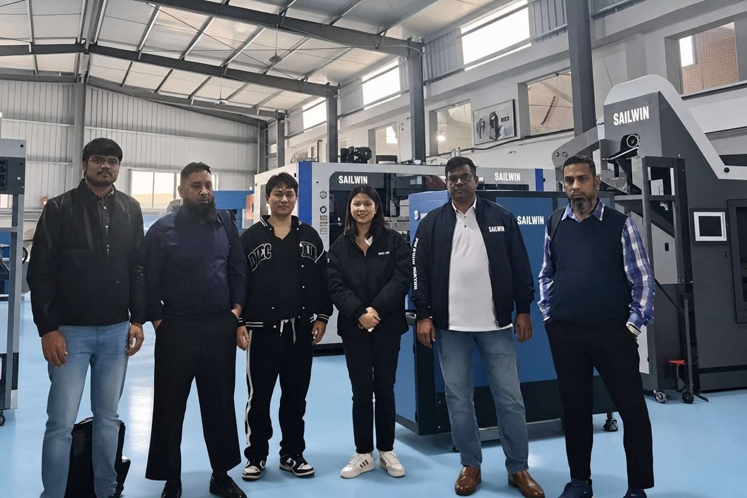 Plastic blow molding machine international clients team factory inspection