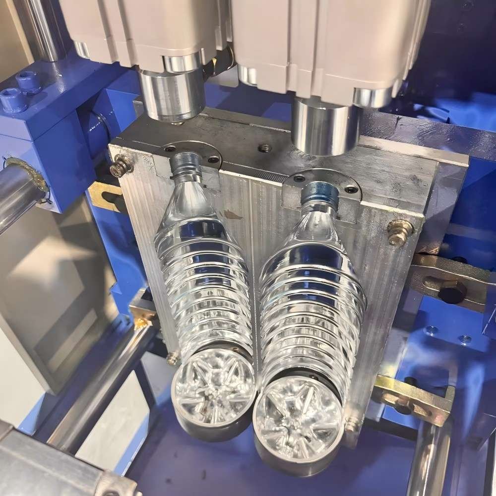 SW-2000-2 semi automatic PET blow molding machine 2 cavity mold bottle output Sailwin