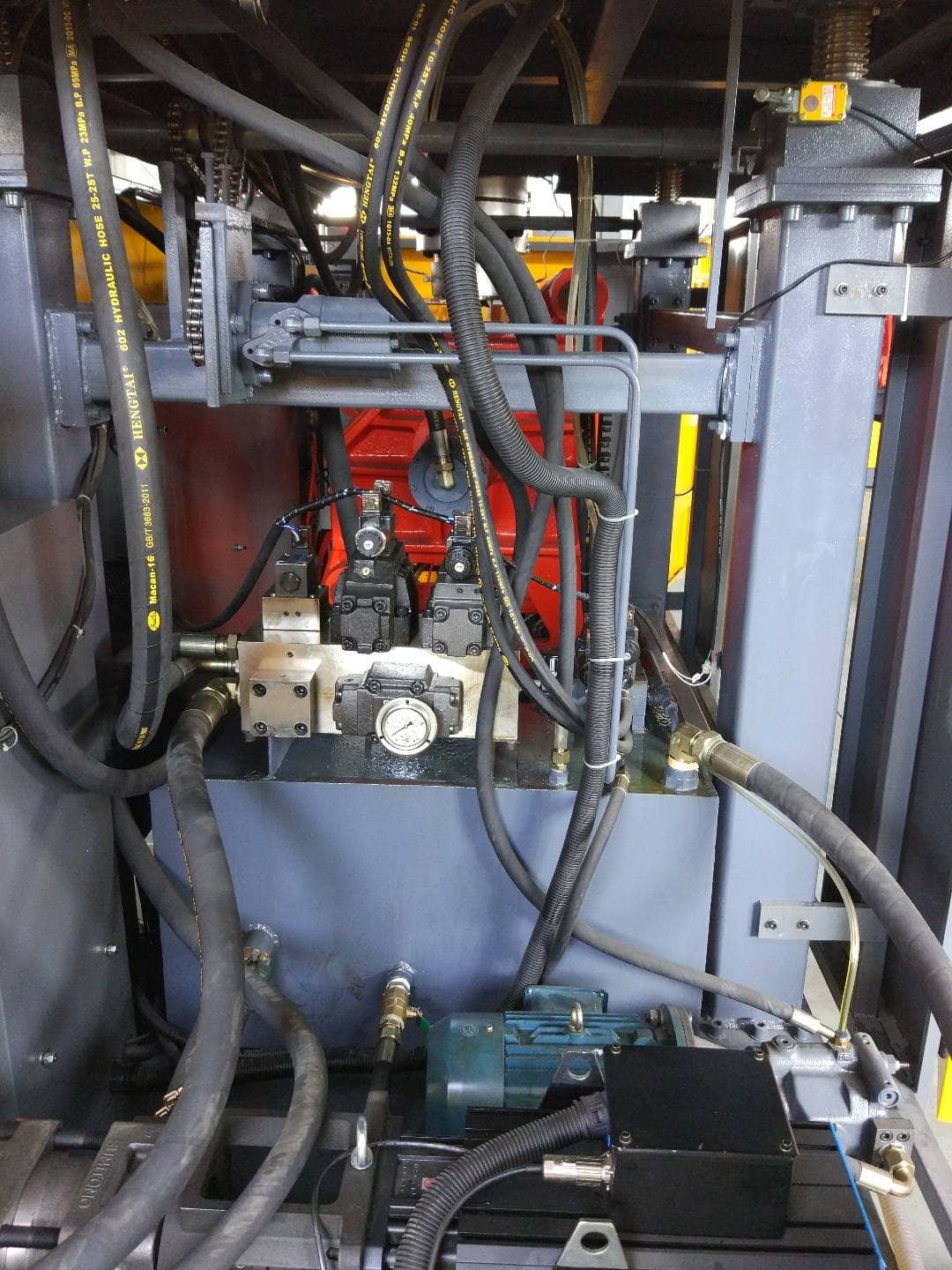 Variable frequency drive VFD extruder system on SW small extrusion blow molding machine