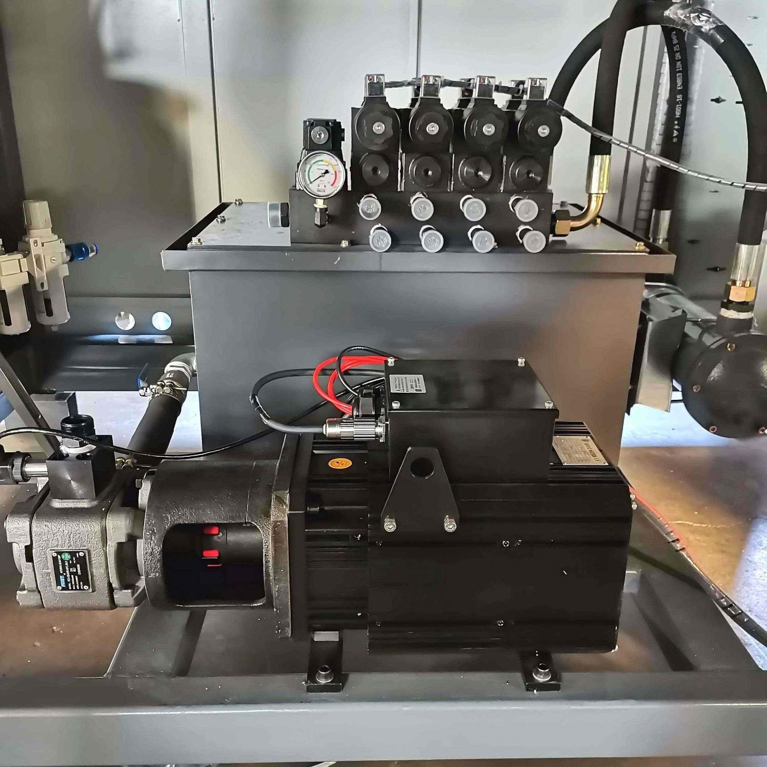 Energy-Saving Servo Hydraulic Powerpack Energy saving servo hydraulic pump station and high pressure valve block manifold engineered for industrial blow molding machinery — Sailwin