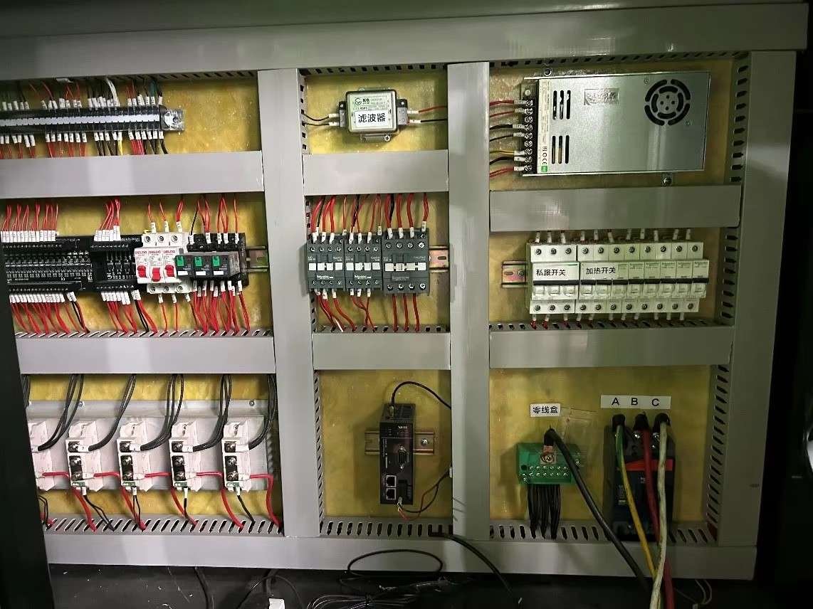PLC Electrical Control Cabinet Standard industrial electrical control cabinet and PLC wiring components for high speed PET blow molding equipment — Sailwin